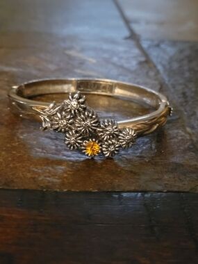 Lenox Vintage Silver Topaz Flower Of The Month Bracelet